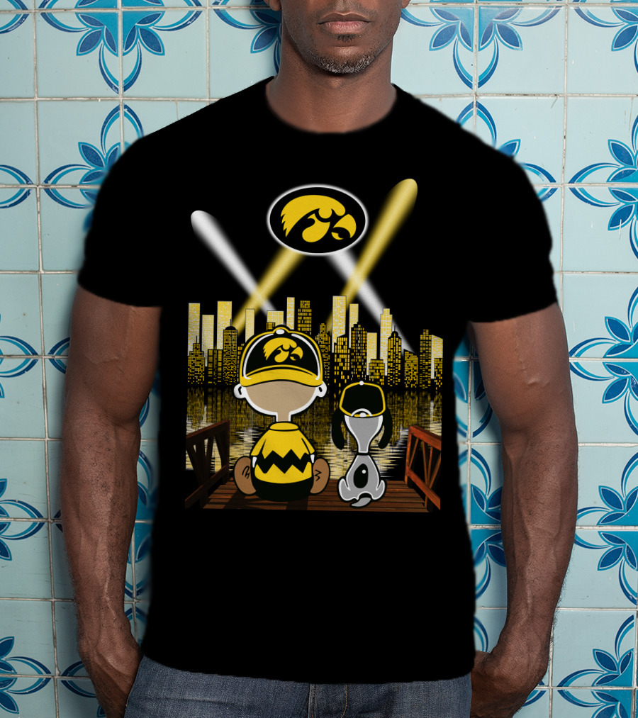 City By Night Iowa Hawkeyes 68 Fan And Dog On Dock Silhouette T-Shirt