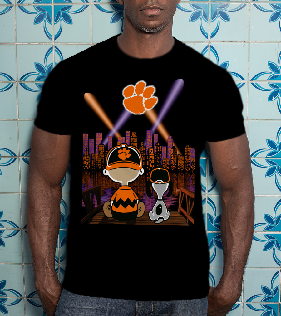 Clemson Tigers '83 Paw In Night City Skyline With Characters On Dock T-Shirt