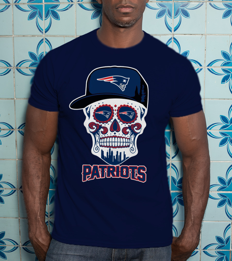 Patriots Skull Logo With Hat And City Skyline T-Shirt