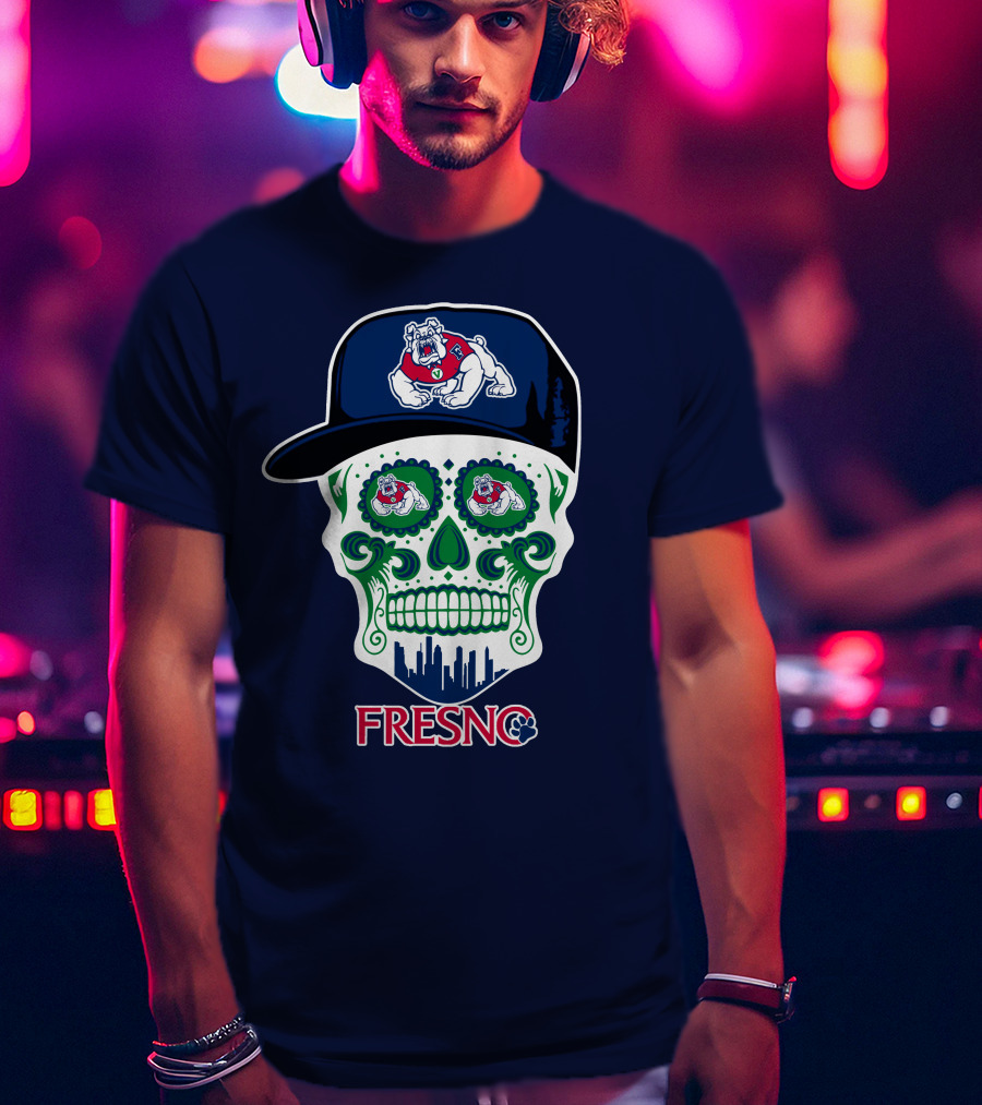Fresno State Bulldogs Skull Artwork With Bulldog Hat And City Skyline T-Shirt