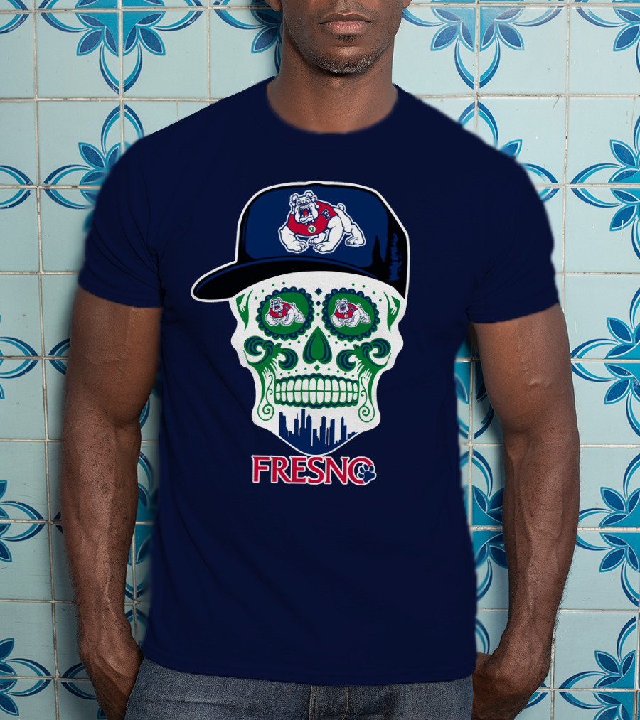 Fresno State Bulldogs Skull Artwork With Bulldog Hat And City Skyline T-Shirt