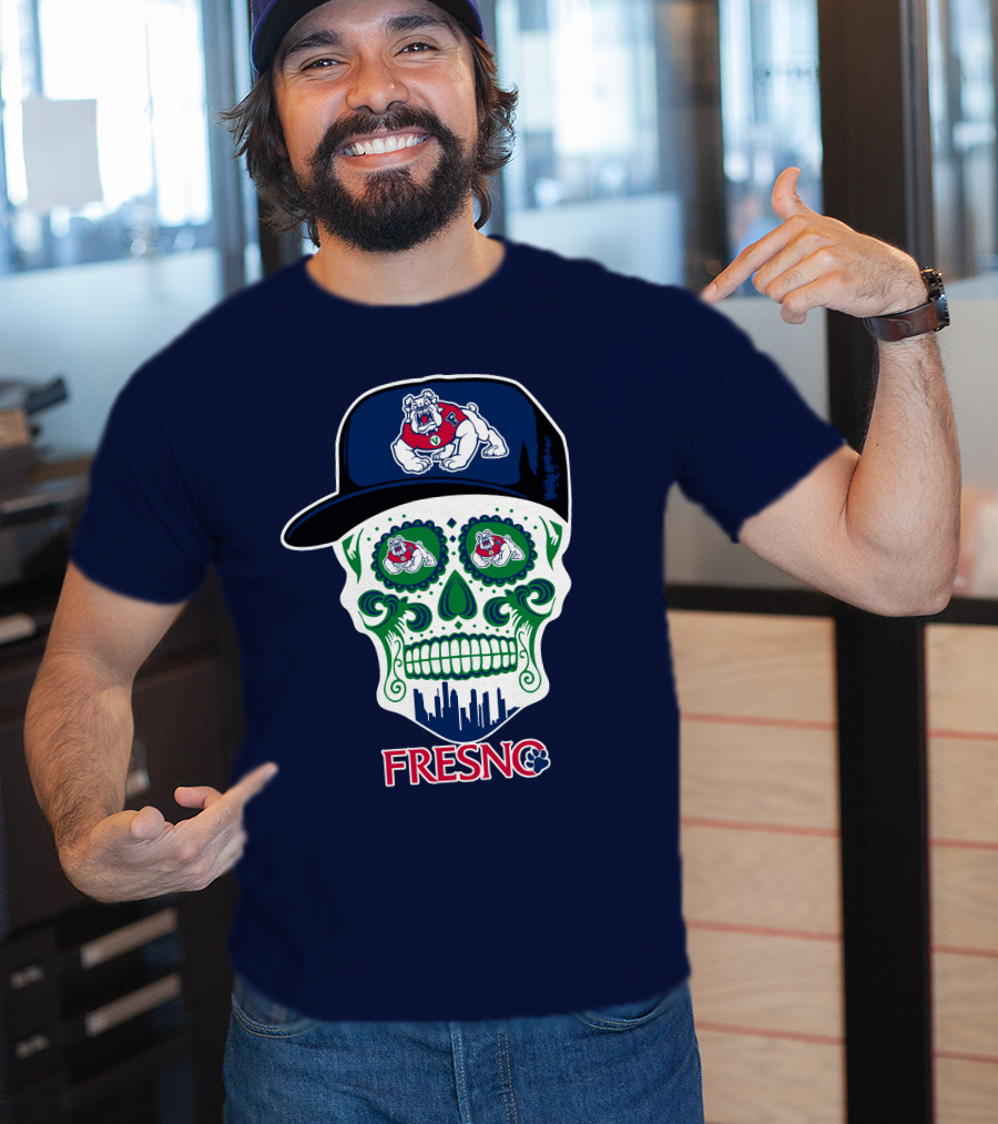 Fresno State Bulldogs Skull Artwork With Bulldog Hat And City Skyline T-Shirt