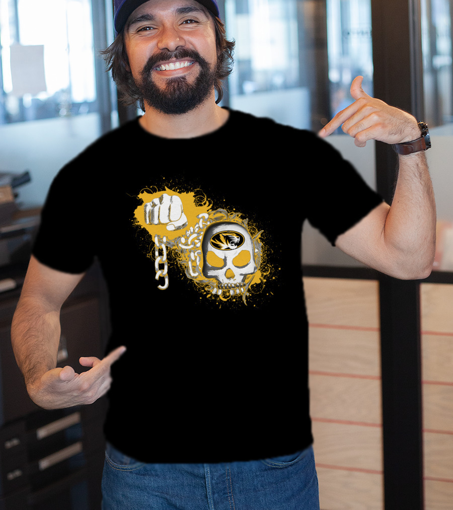 Missouri Tigers Skull Fist Chain Emblem T-Shirt