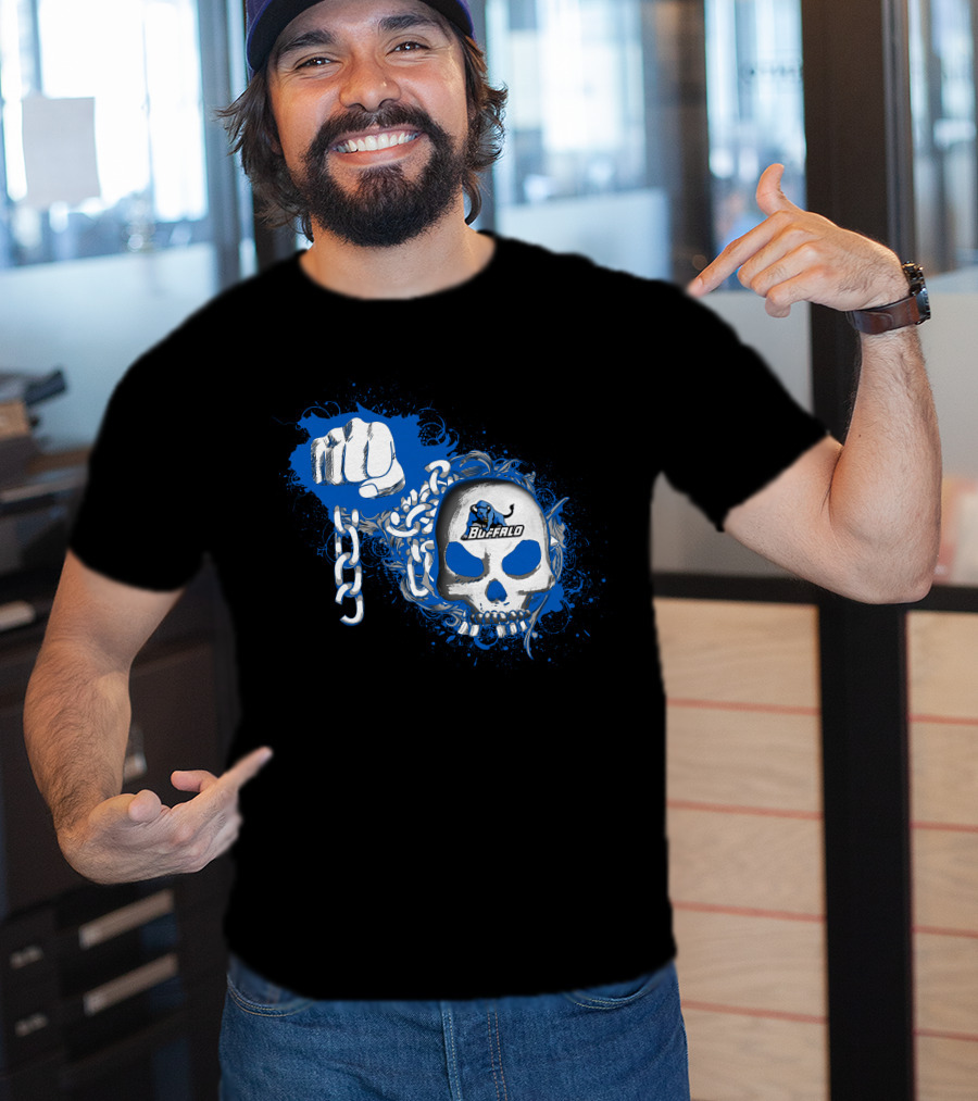 Buffalo Bulls Skull Fist Chain T-Shirt