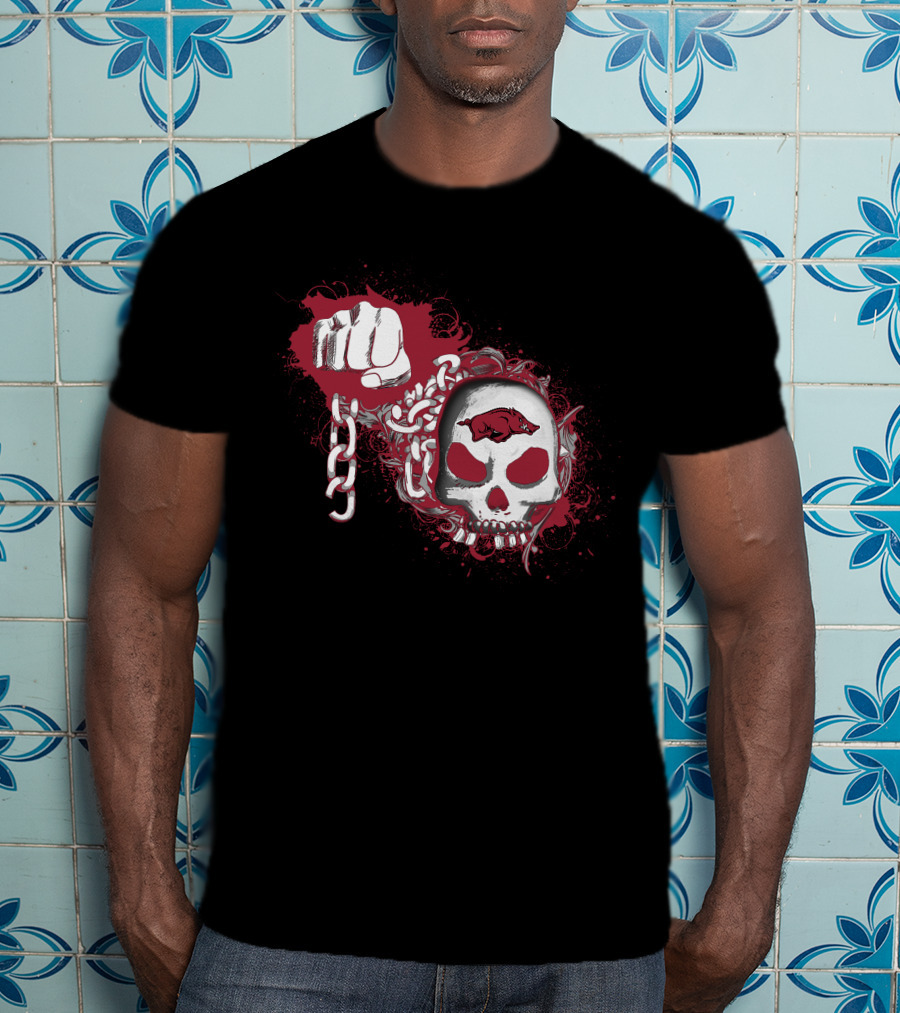 Arkansas Razorbacks Skull Fist Chain T-Shirt