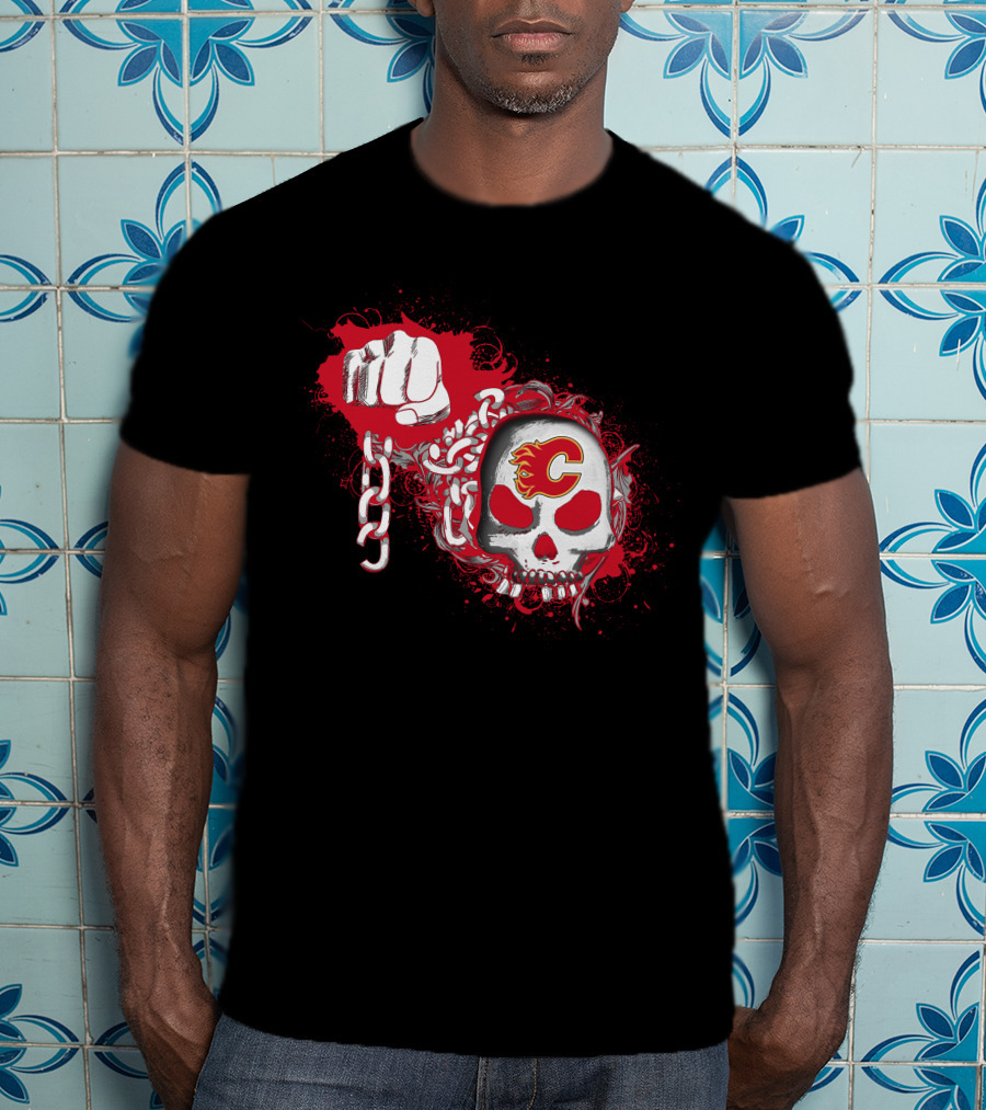 Calgary Flames Skull Fist Chains 178 T-Shirt