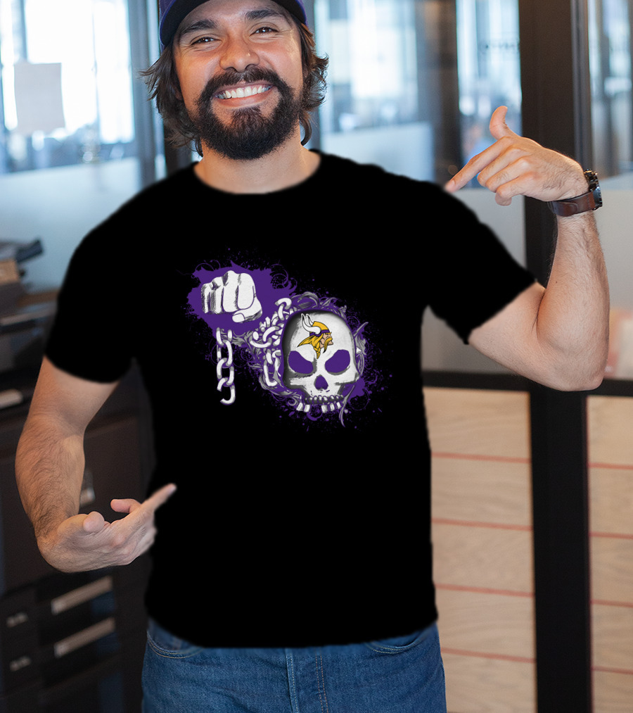 Minnesota Vikings Skull And Chains Fist T-Shirt