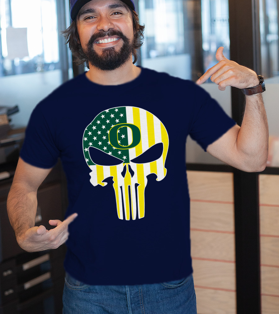 Oregon Ducks Punisher Skull American Flag T-Shirt