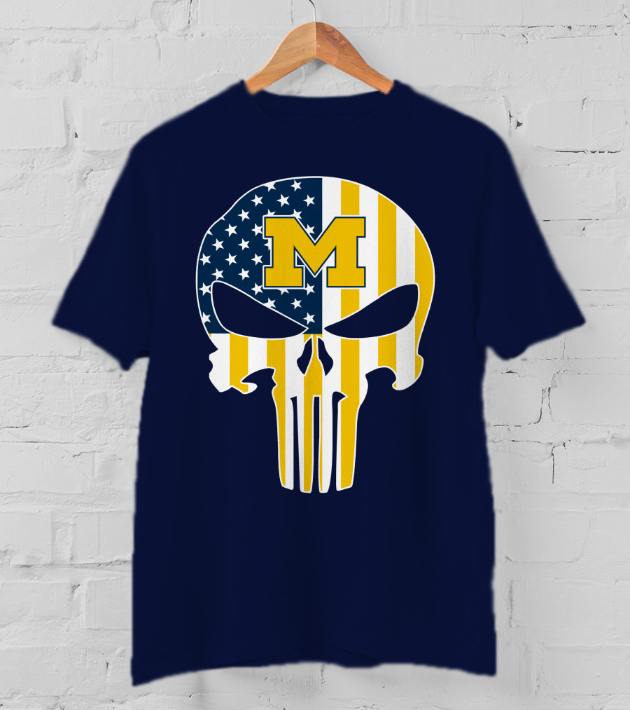 Michigan Wolverines Punisher Skull American Flag M T-Shirt