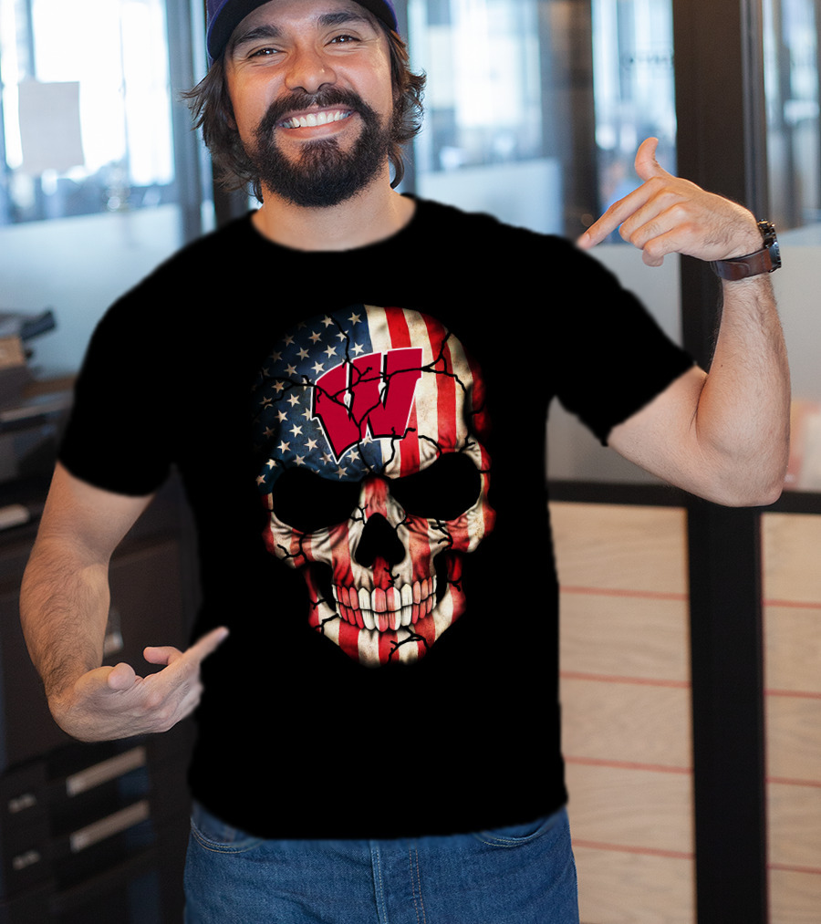 Wisconsin Badgers American Flag Skull W T-Shirt