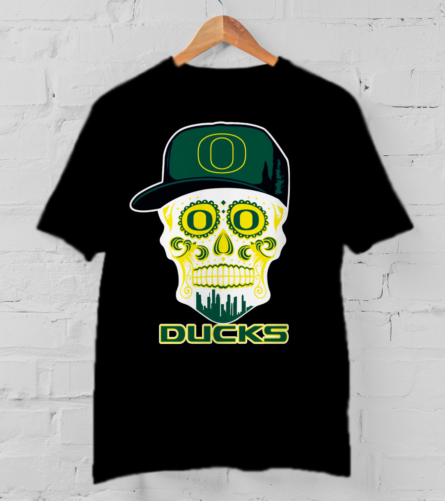 Oregon Ducks Skull With Hat And Cityscape T-Shirt