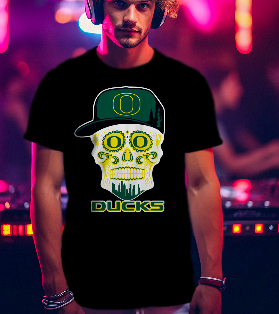 Oregon Ducks Skull With Hat And Cityscape T-Shirt