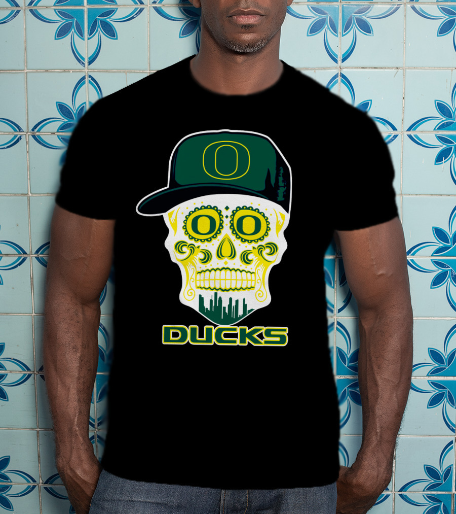Oregon Ducks Skull With Hat And Cityscape T-Shirt
