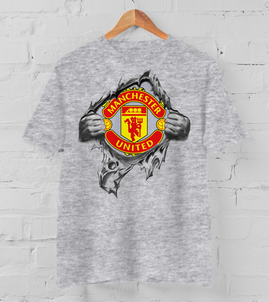 Manchester United Mu Super Fan Badge Ripped Look T-Shirt