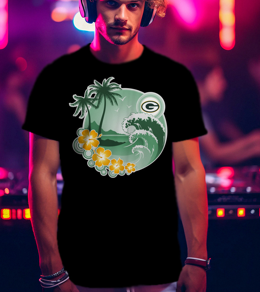 Green Bay Packers Tropical Wave Holiday Scene T-Shirt