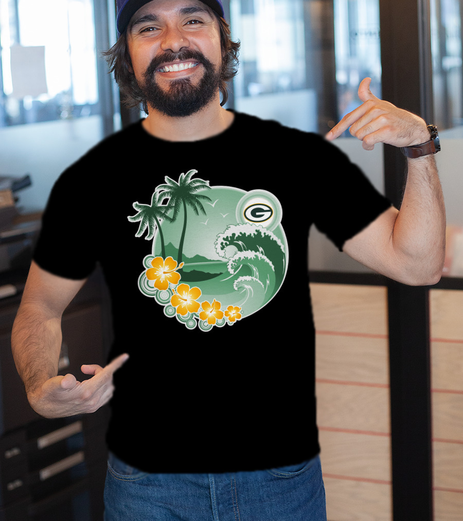 Green Bay Packers Tropical Wave Holiday Scene T-Shirt