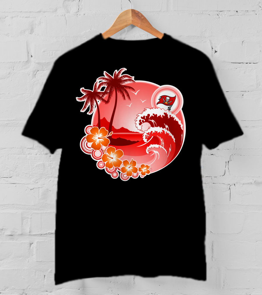 Tampa Bay Buccaneers Happy Holidays Tropical Beach Scene T-Shirt