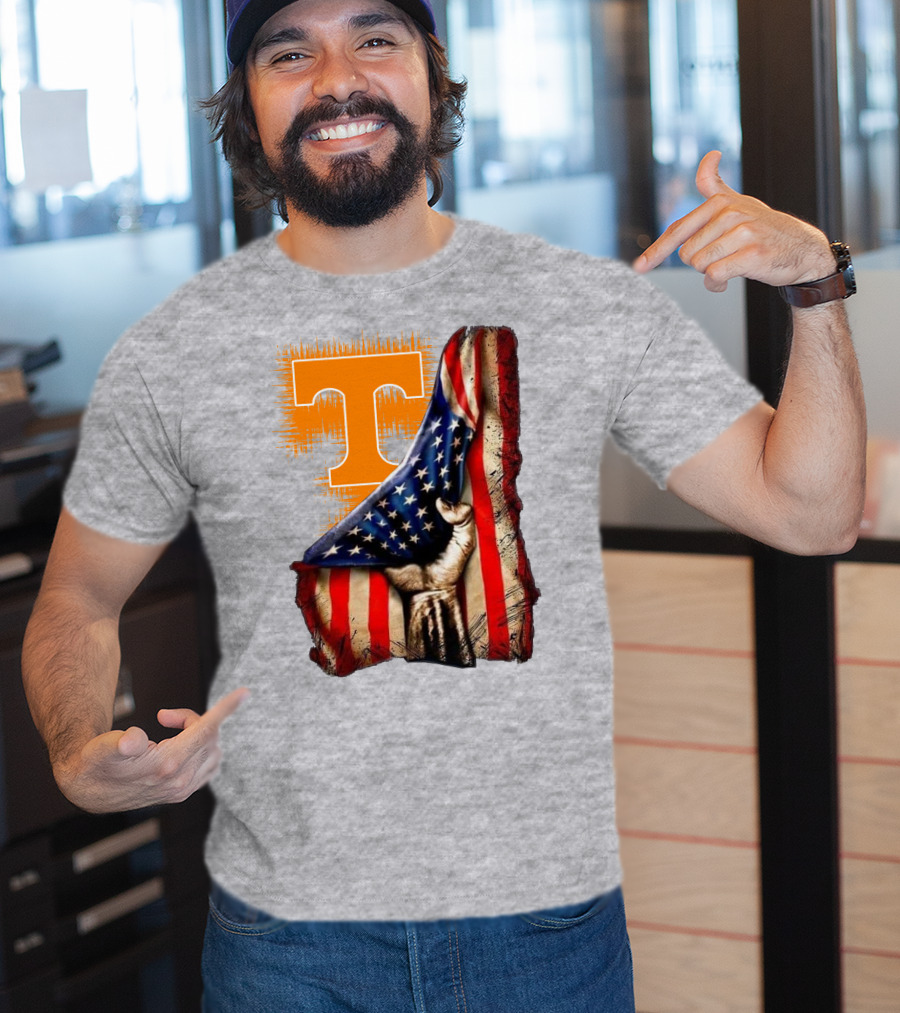 Tennessee Volunteers T Logo American Flag Fist T-Shirt