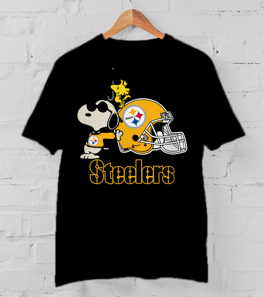 Snoopy And Woodstock With Pittsburgh Steelers Helmet T-Shirt