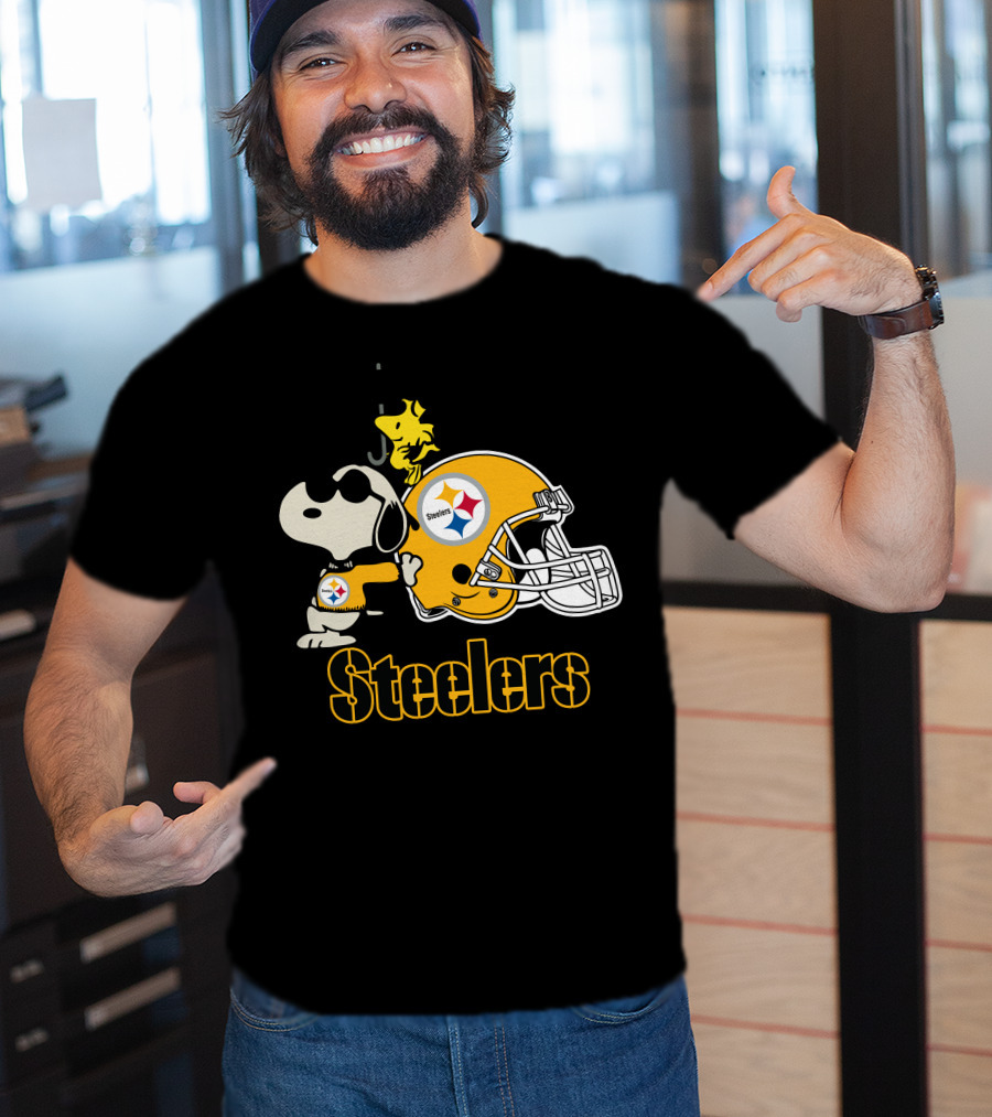 Snoopy And Woodstock With Pittsburgh Steelers Helmet T-Shirt