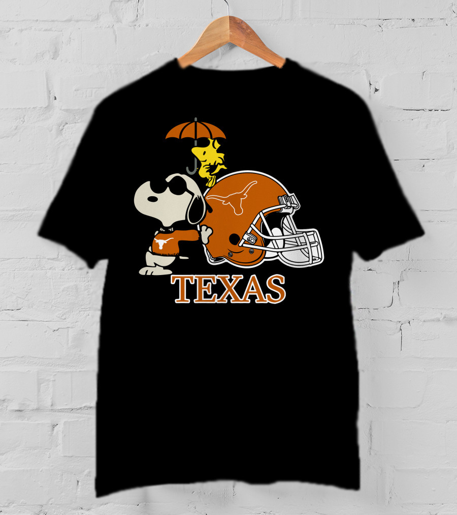 Texas Longhorns Snoopy Woodstock Football Helmet T-Shirt