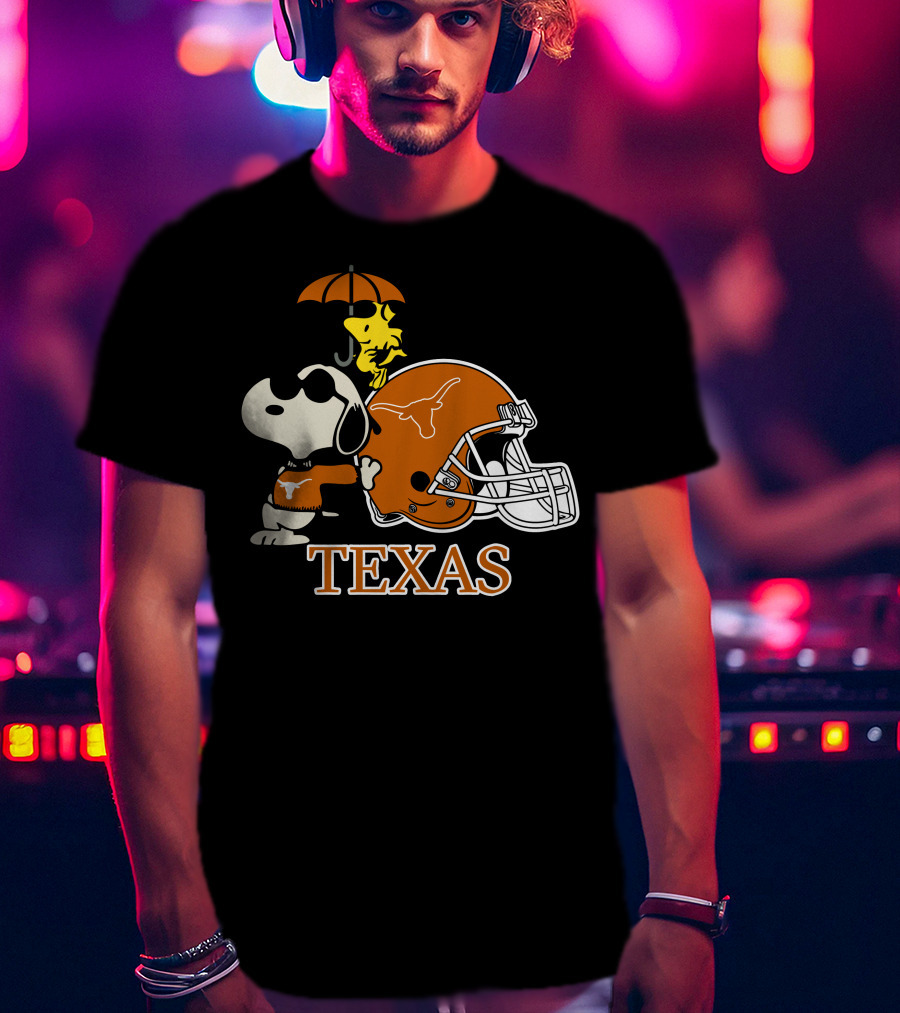 Texas Longhorns Snoopy Woodstock Football Helmet T-Shirt
