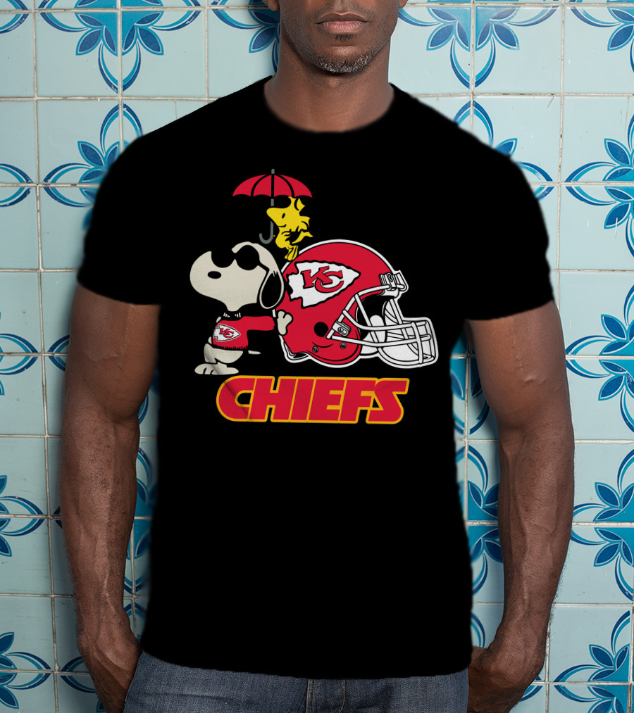 Kansas City Chiefs Snoopy Woodstock Helmet Chiefs T-Shirt