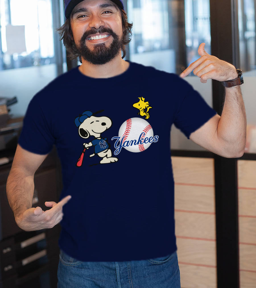 Yankees Snoopy Baseball Woodstock Swing Vintage New York Sports T-Shirt
