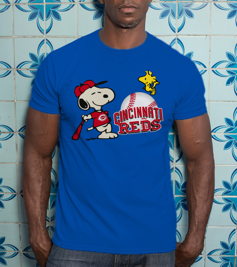 Cincinnati Reds Snoopy Woodstock Baseball T-Shirt