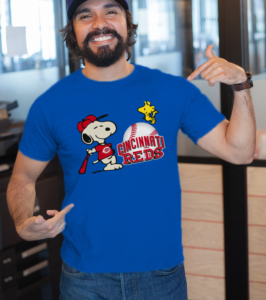 Cincinnati Reds Snoopy Woodstock Baseball T-Shirt