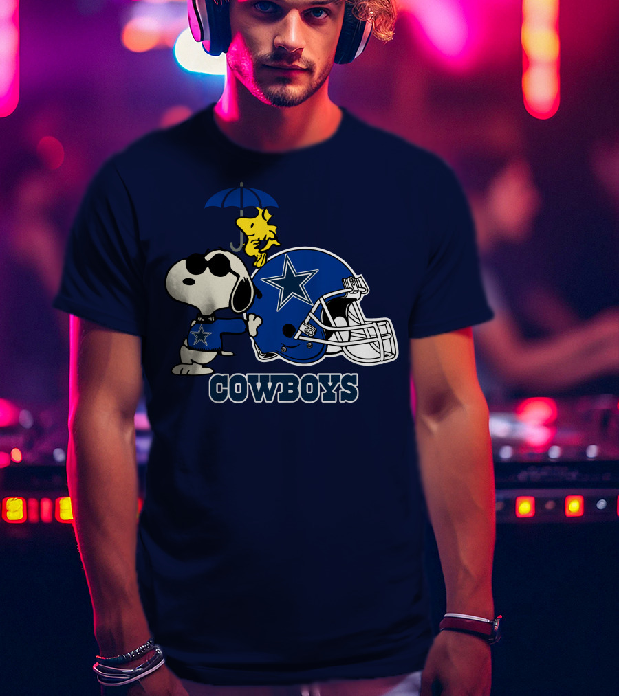 Dallas Cowboys Snoopy Woodstock Holiday Helmet T-Shirt