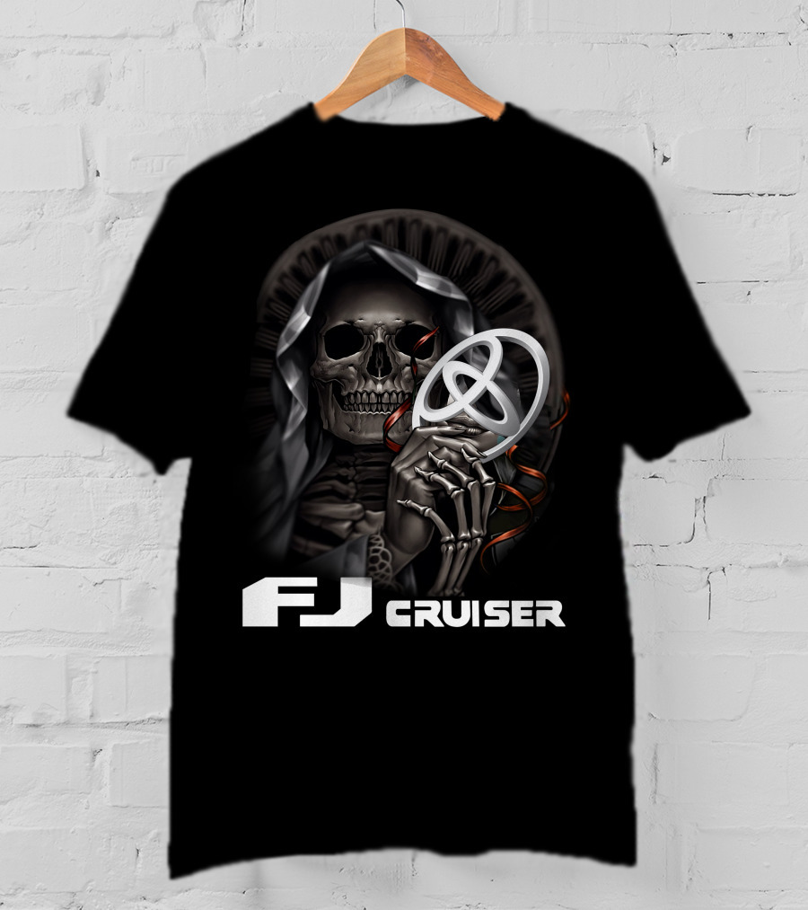 FJ Cruiser Skull Holding Emblem 03 T-Shirt
