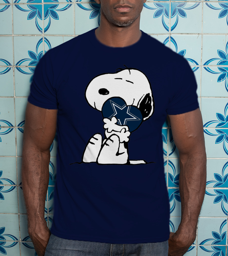 Snoopy Holding Dallas Cowboys Star T-Shirt