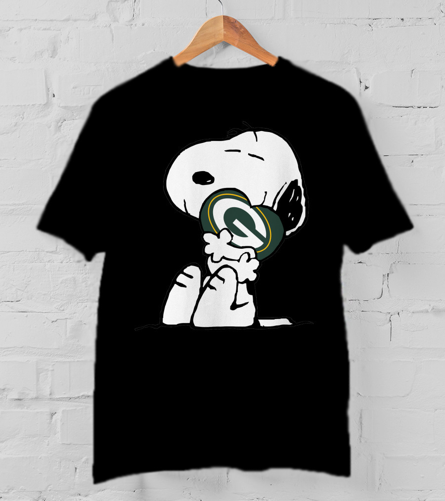 Snoopy Hugging Green Bay Packers T-Shirt