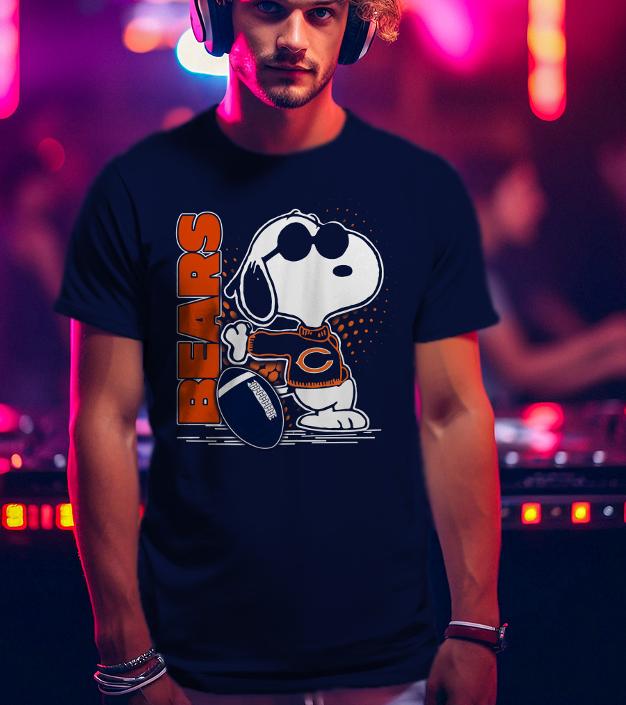 Chicago Bears Snoopy Football Sweater And Sunglasses T-Shirt