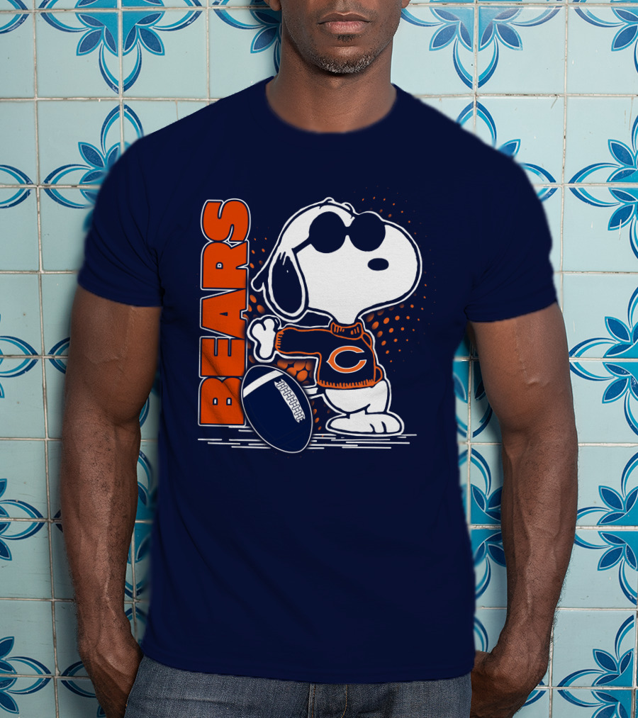 Chicago Bears Snoopy Football Sweater And Sunglasses T-Shirt