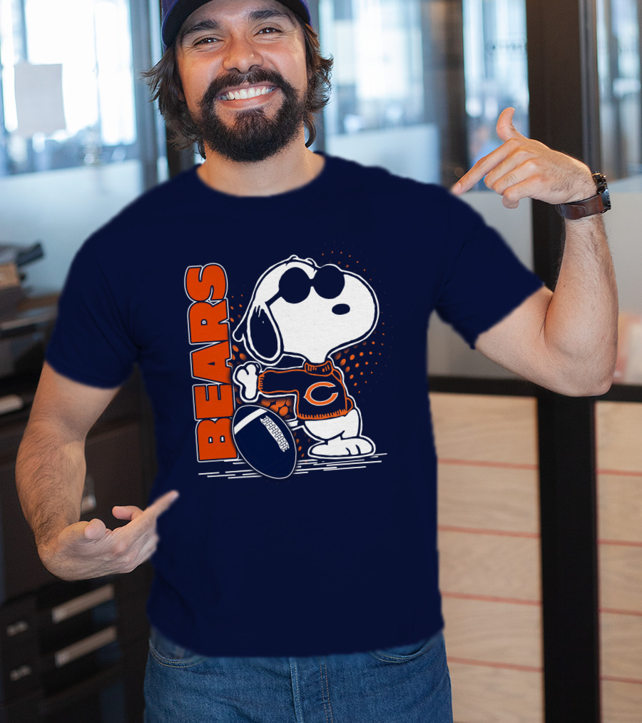 Chicago Bears Snoopy Football Sweater And Sunglasses T-Shirt