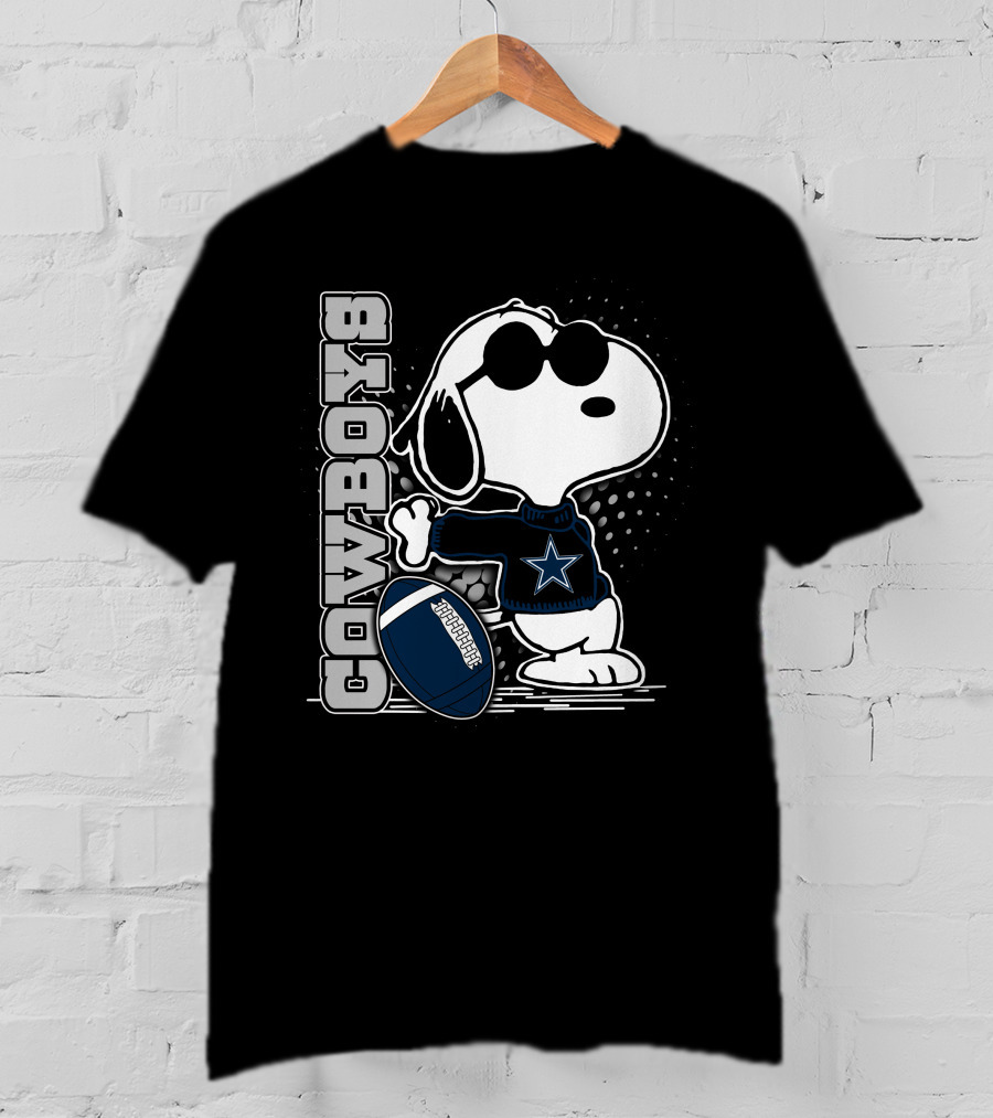 Cowboys Dallas Snoopy Football T-Shirt