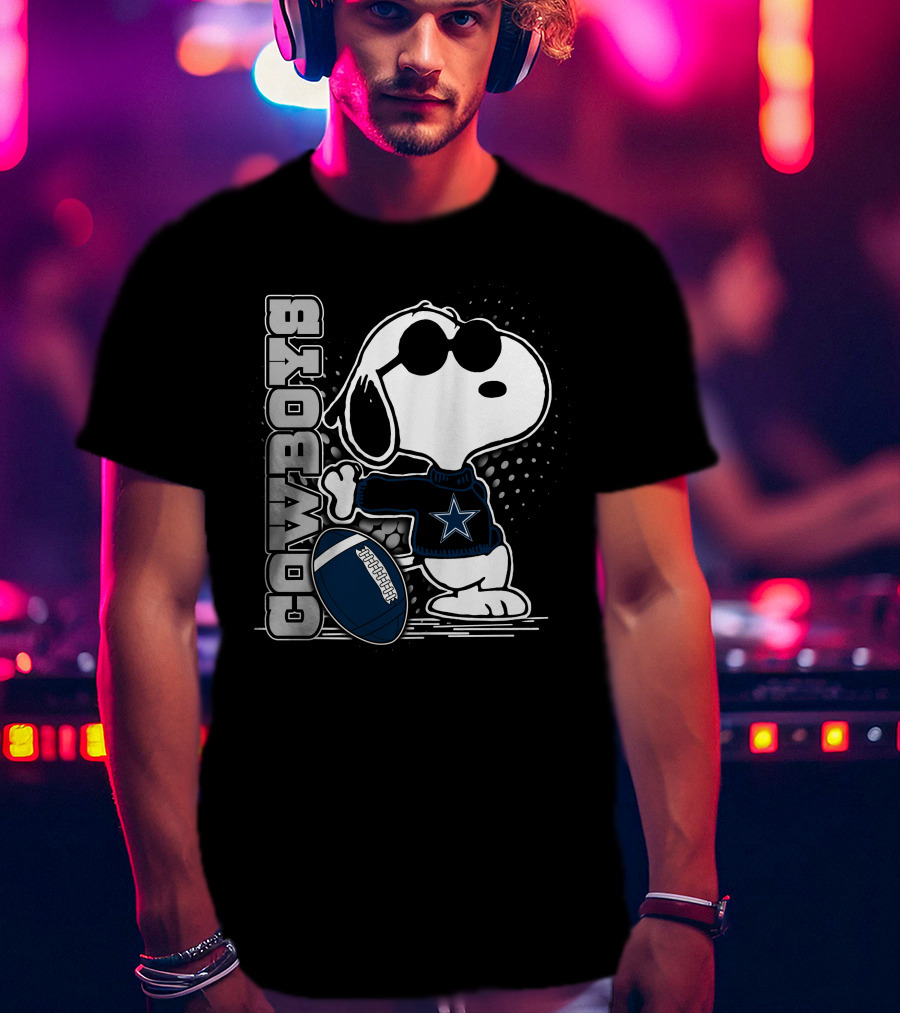 Cowboys Dallas Snoopy Football T-Shirt
