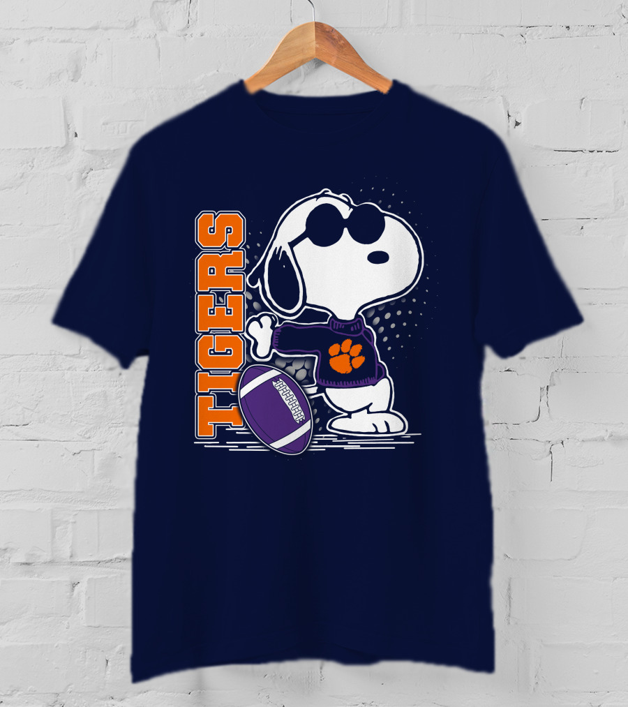 Tigers Snoopy Clemson Football Paw Print T-Shirt