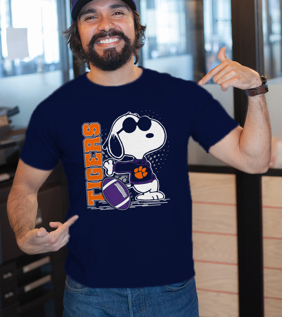 Tigers Snoopy Clemson Football Paw Print T-Shirt