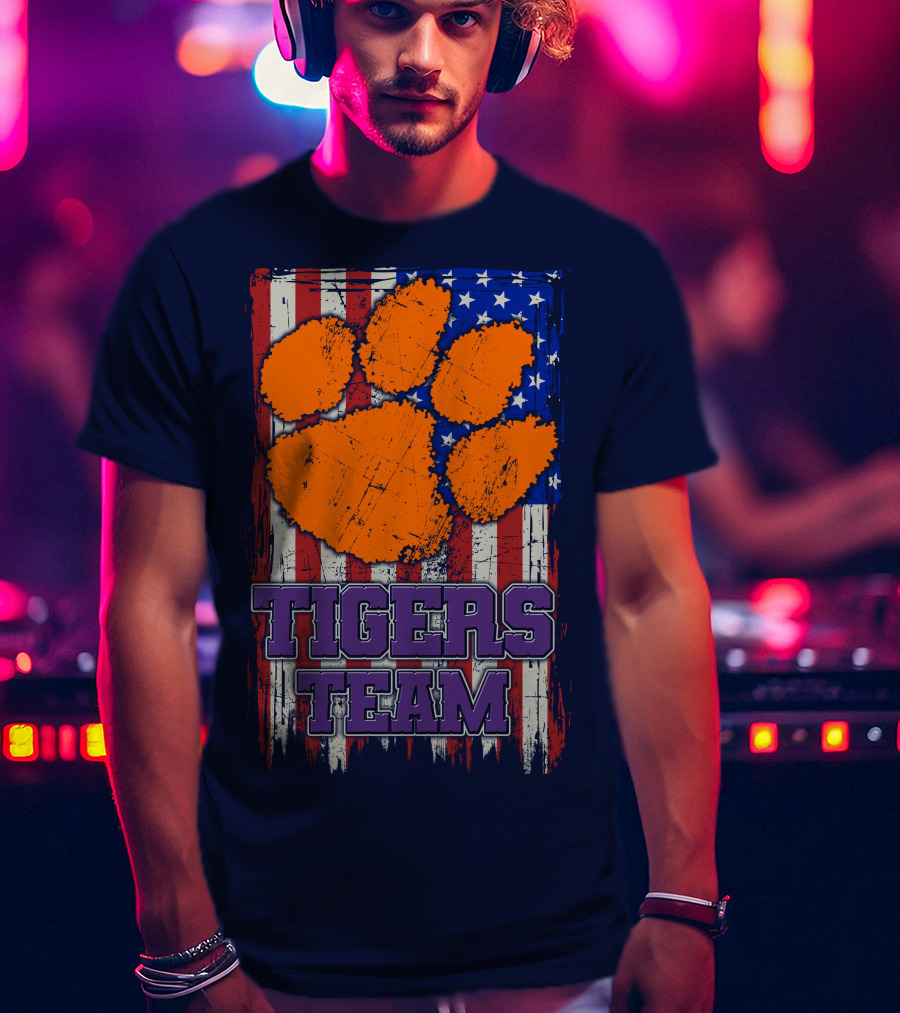 Clemson Tigers Team American Flag Paw Print T-Shirt