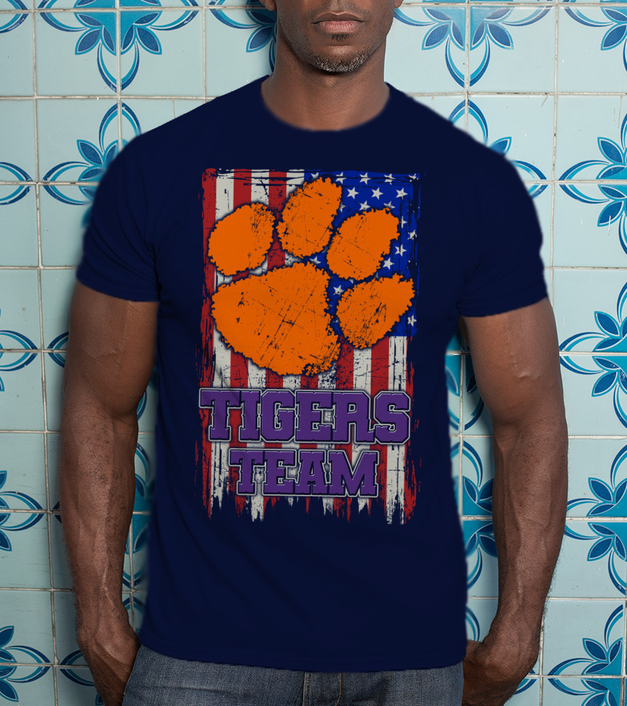 Clemson Tigers Team American Flag Paw Print T-Shirt