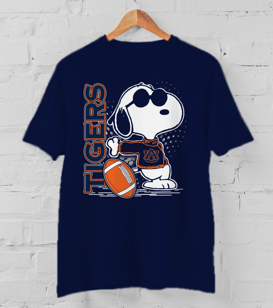 Snoopy Auburn Tigers Football T-Shirt