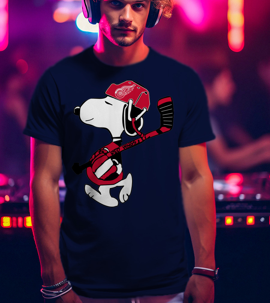 Snoopy Detroit Red Wings Hockey Enthusiast T-Shirt