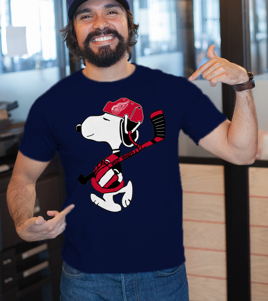 Snoopy Detroit Red Wings Hockey Enthusiast T-Shirt