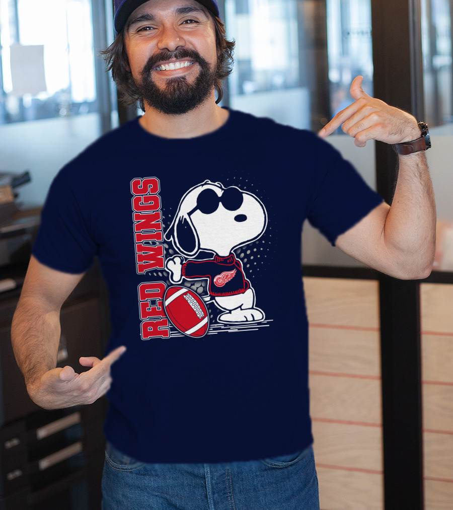 Red Wings Detroit Snoopy Football Peanuts T-Shirt