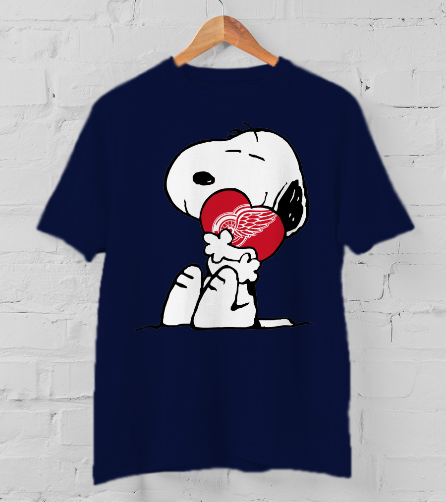 Detroit Redwings Snoopy Hugging Heart T-Shirt
