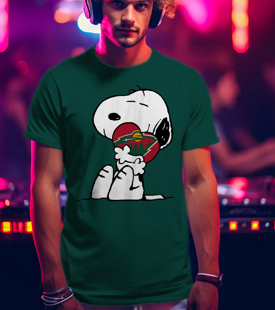 Snoopy Holding Minnesota Wild Heart T-Shirt