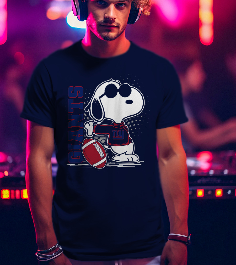 New York Giants Snoopy Football Player Fun Fanwear T-Shirt